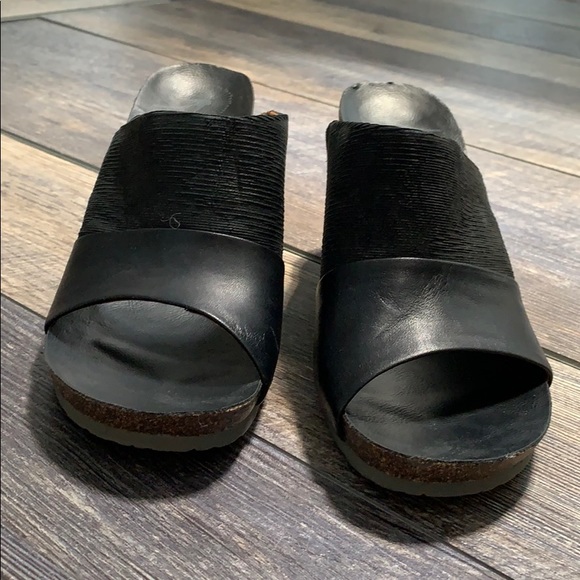 OTBT Hostel Cork Heeled Slide Black Leather (9.5) - Picture 4 of 13